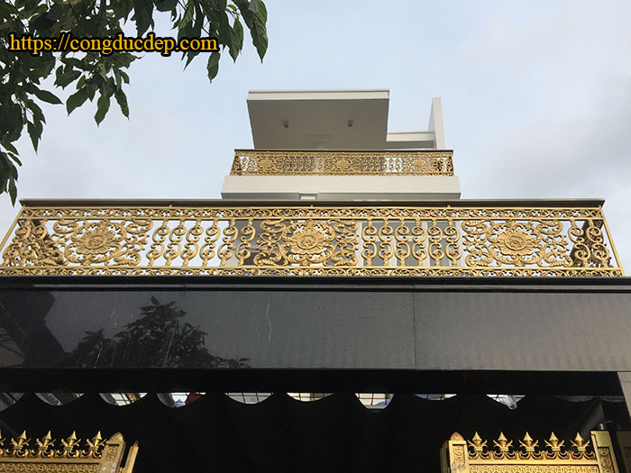 Lan can nhôm đúc cổ điển đơn giản